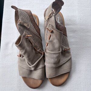 Miz Mooz Celia Ruched Leather Peep Toe Bootie. Size 40